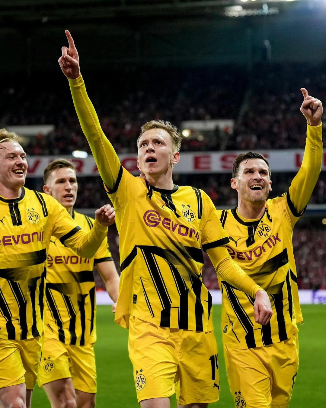 星空体育全站-关键时刻德甲焦点战，多特蒙德豪取连胜，媒体盛赞，团队化学反应显著的简单介绍