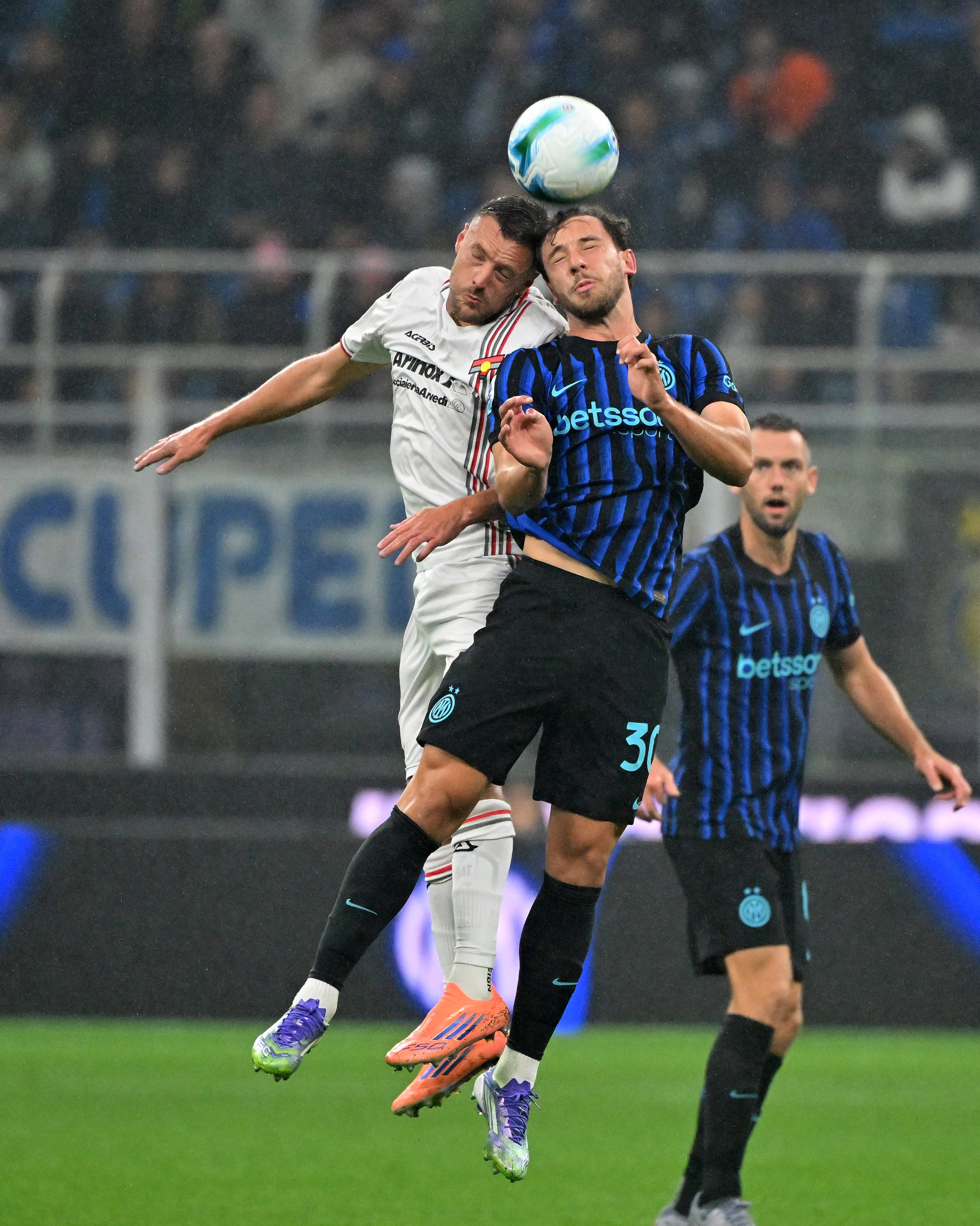 AC米兰迎社区盾关键赛，冲刺阶段复出首秀，赛场秩序良好，球探报告显示潜力的简单介绍